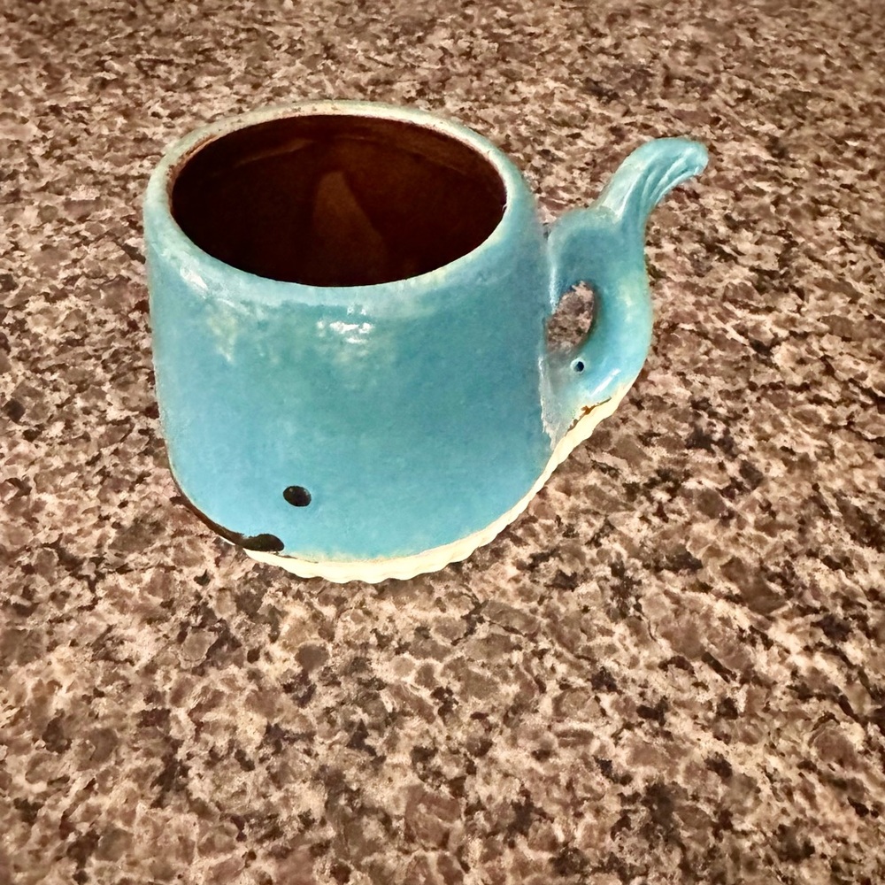 Ceramic indoor whale planter
